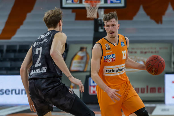 中国队以 中国队以