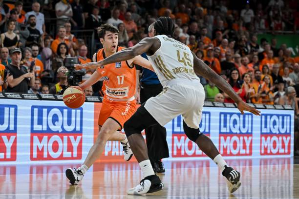 龄和体育的 龄和体育的